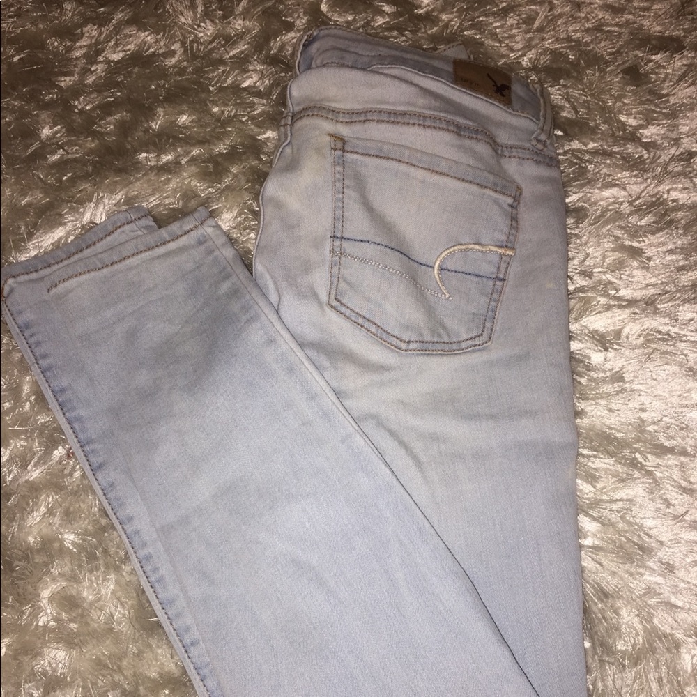 American eagle ripped light wash skinny jeans